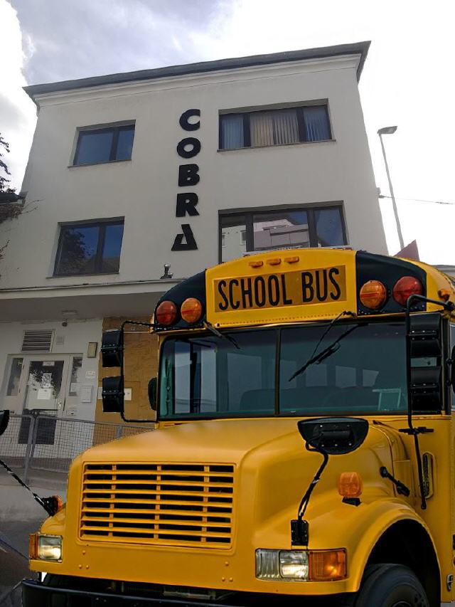 Partybus vor dem Cobra Gebäude Solingen